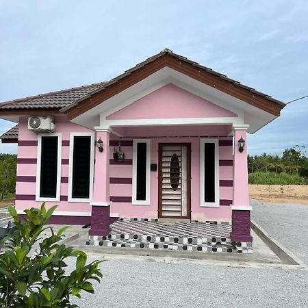 Homestay Armand Pengkalan Balak Melaka Masjid Tanah Exterior foto